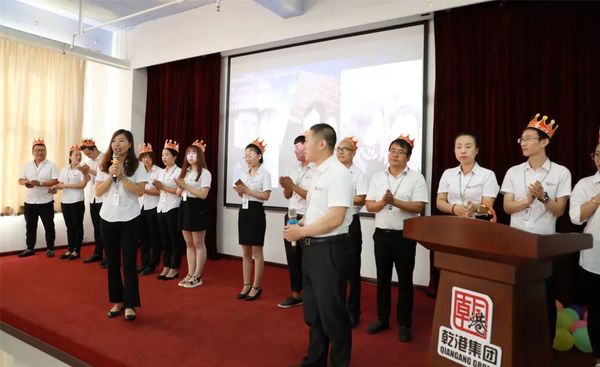 過生日的家人 過生日的家人