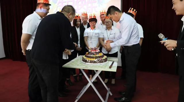 集團(tuán)九月份員工生日會(huì) 集團(tuán)九月份員工生日會(huì)