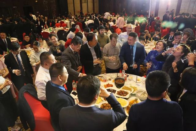 晚宴時(shí)間 晚宴時(shí)間